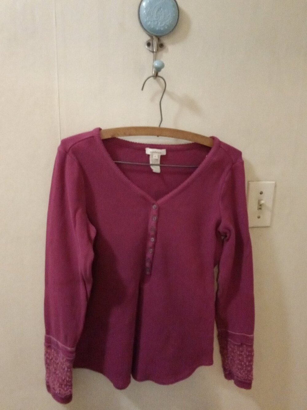Sundance Sz PL fuchsia Waffleknit Henley embroidery on sleeves Boho Cottagecore